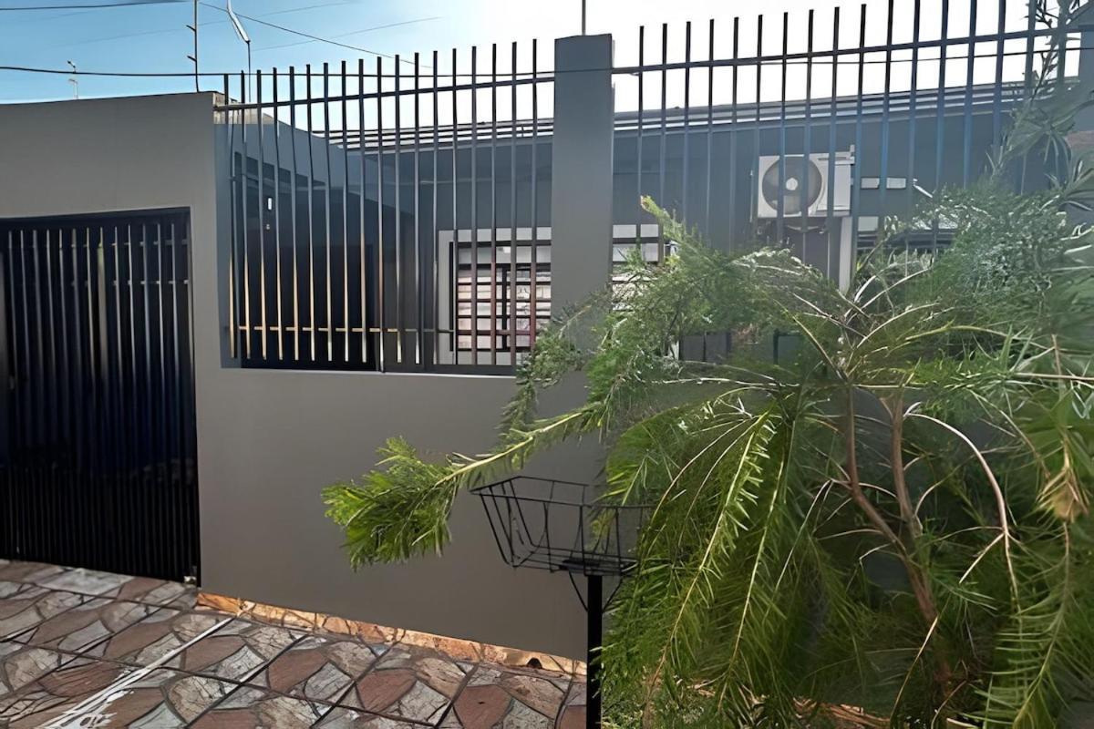 Casa Com Ar Condicionado Em Todos Os Quartos Villa Ourinhos Luaran gambar